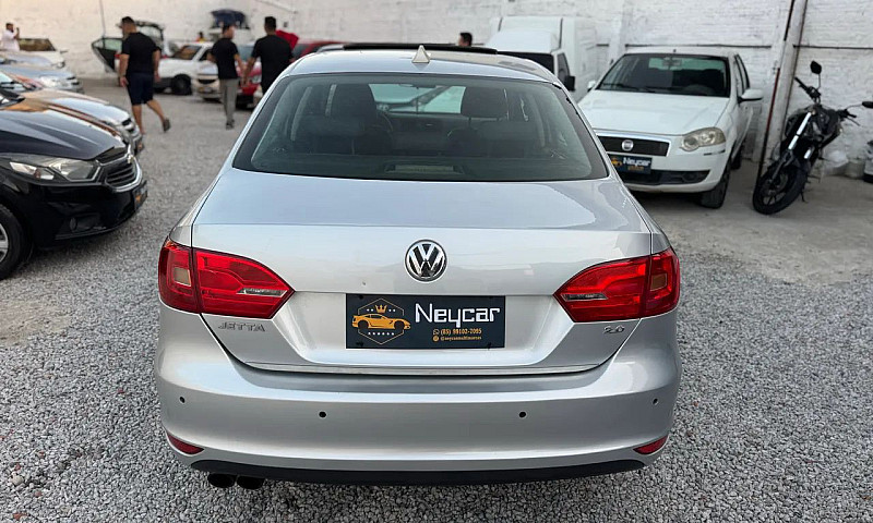 Volkswagen Jetta Com...