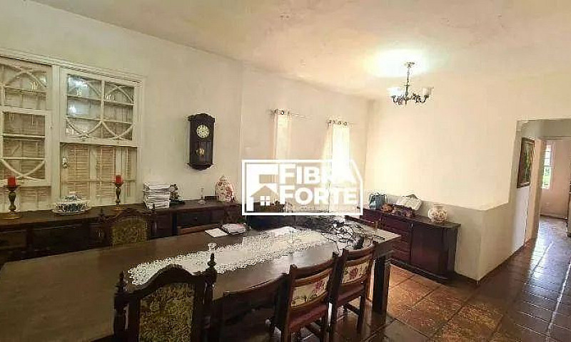 Casa Com 5 Dormitóri...