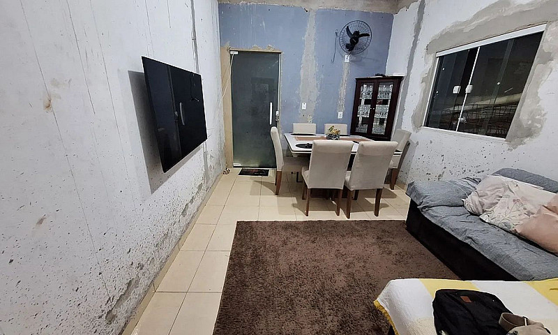 Vendo Essa Casa ...