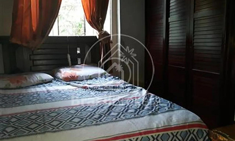 Casa À Venda Com 496...