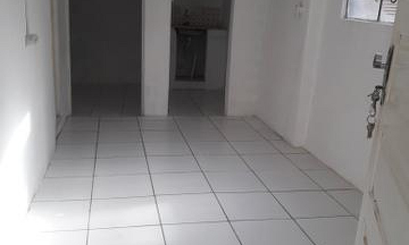 Alugo Casa Liberdade...