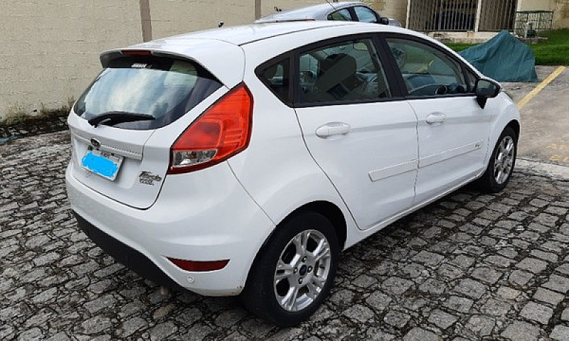 Ford Fiesta Hatch 1....