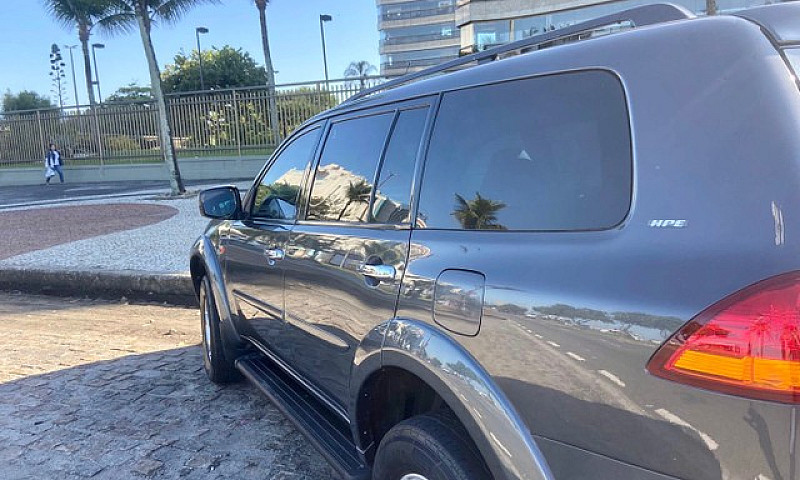 Mitsubishi Pajero Da...