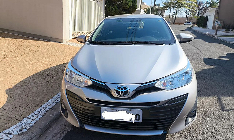 Venda Do Toyota Yari...