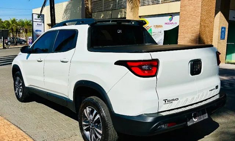 Fiat Toro Freedom 1....