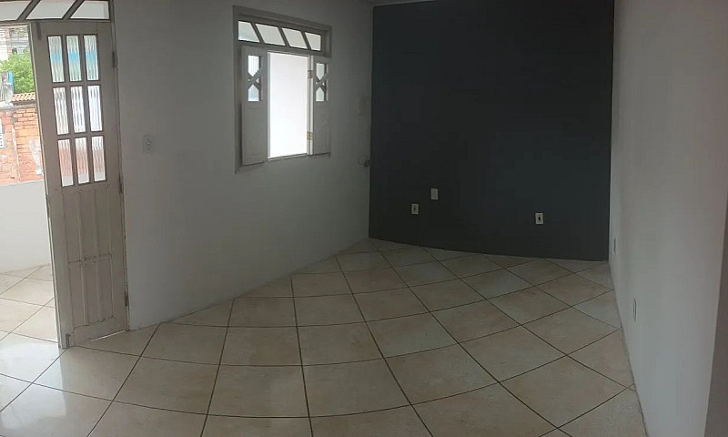 Alugo Bela Casa Em I...