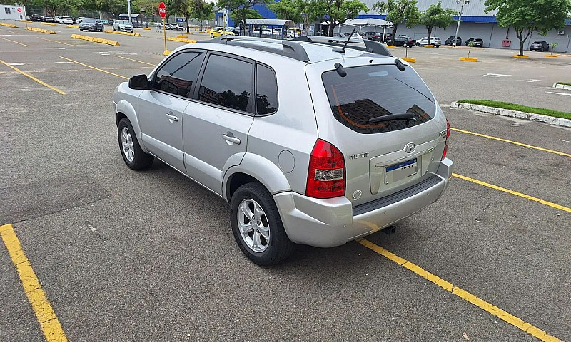 Hyundai Tucson 2.0 1...