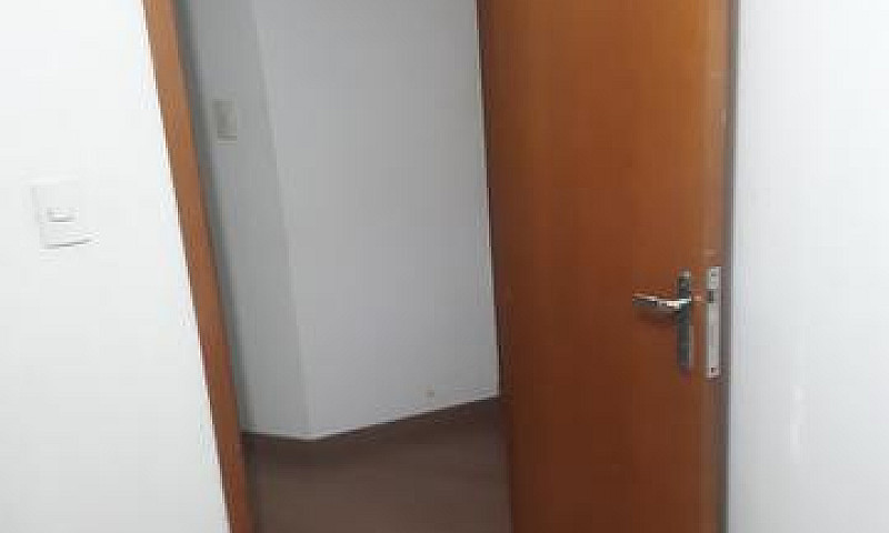 Quarto Para Alugar...