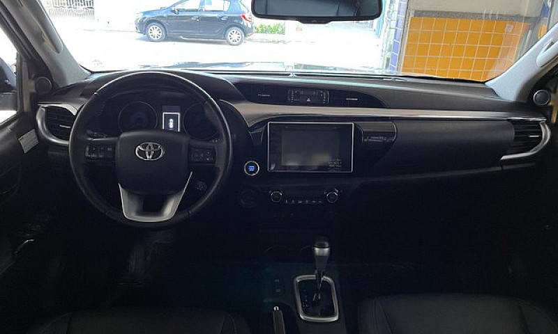 Hilux Srv 2.8 4X4 19...