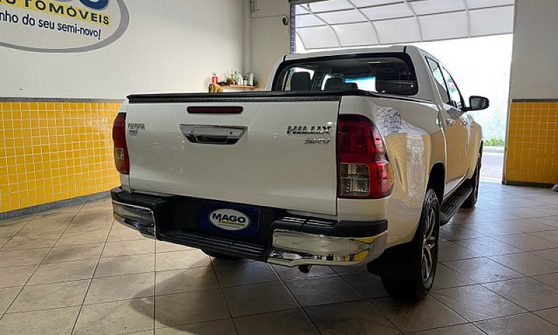 Hilux Srv 2.8 4X4 19...