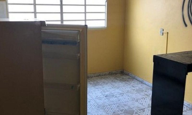 Quitinete Com Quarto...