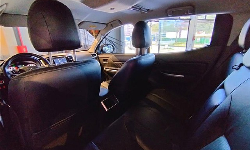 Mitsubishi L200 Trit...