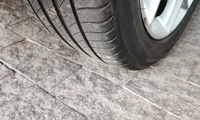 Ford Focus 1.6 S/Se/...