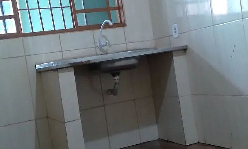 Alugo Um Apartamento...