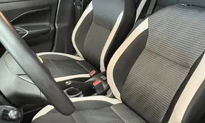 Nissan Versa Advance...