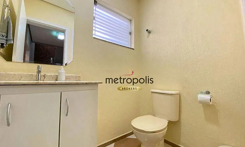 Sobrado À Venda, 215...