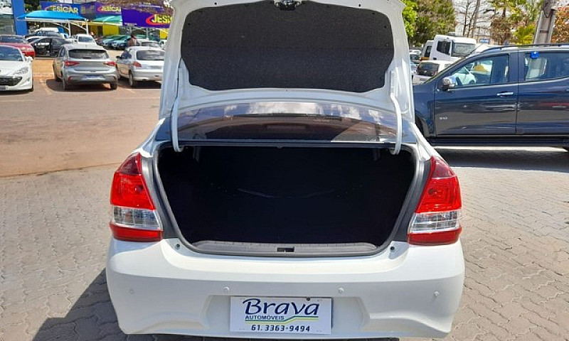Etios X Sedan 1.5 Fl...