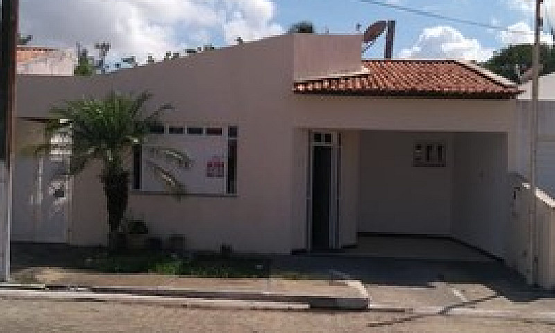 Casa De Condomínio P...
