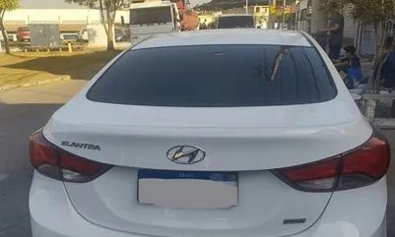 Hyundai Elantra Em P...
