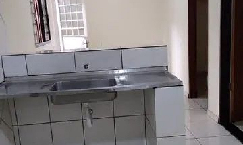 Alugo Casa De Fundo ...