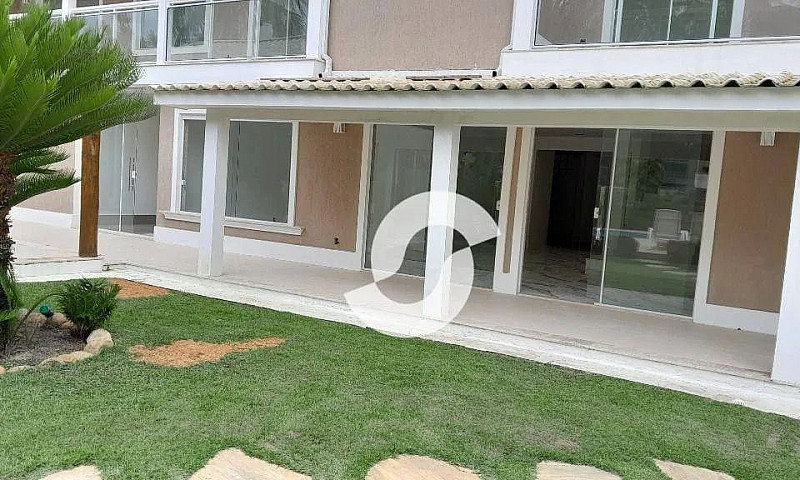 Casa Com 6 Dormitóri...