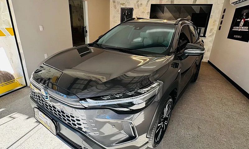 Toyota Corolla Cross...