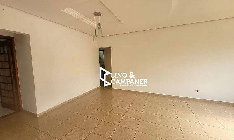 Casa Com 3 Dormitóri...