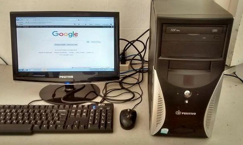 Computador +Mesinha ...