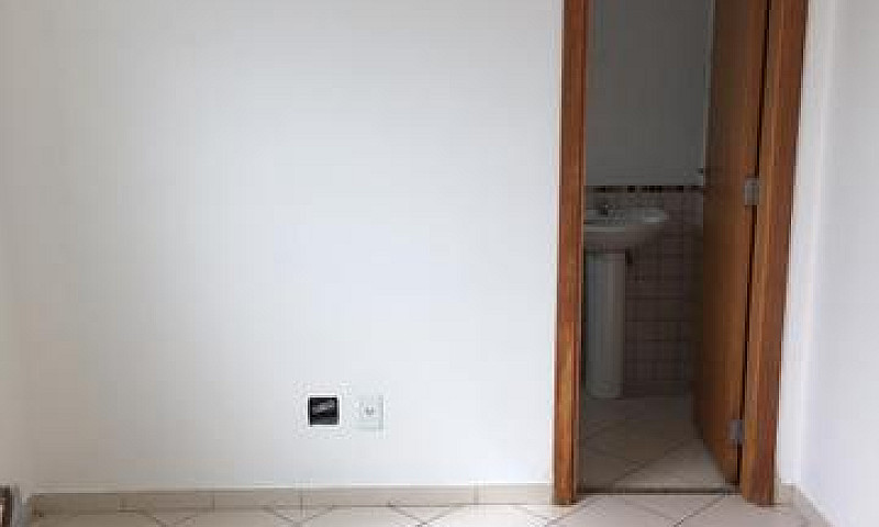 Alugo Condomínio Nau...