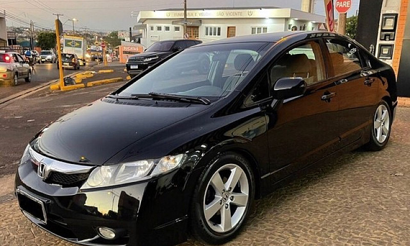 Honda Civic 1.8...