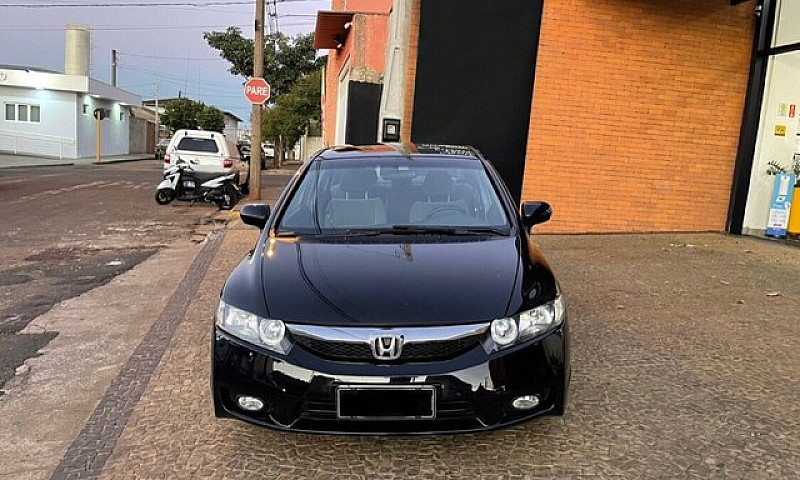 Honda Civic 1.8...