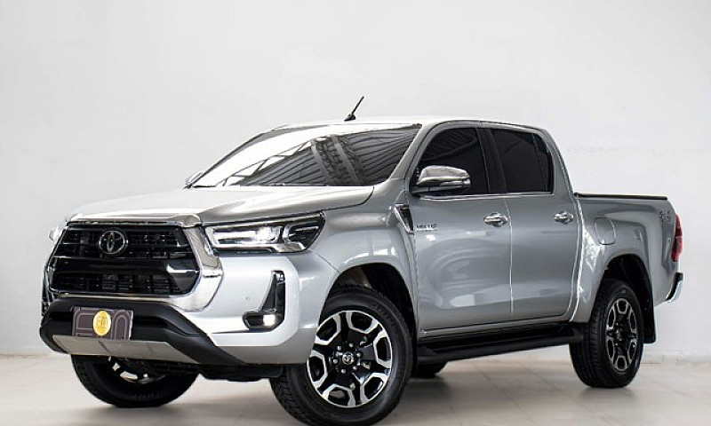 Toyota Hilux Srx 2.8...