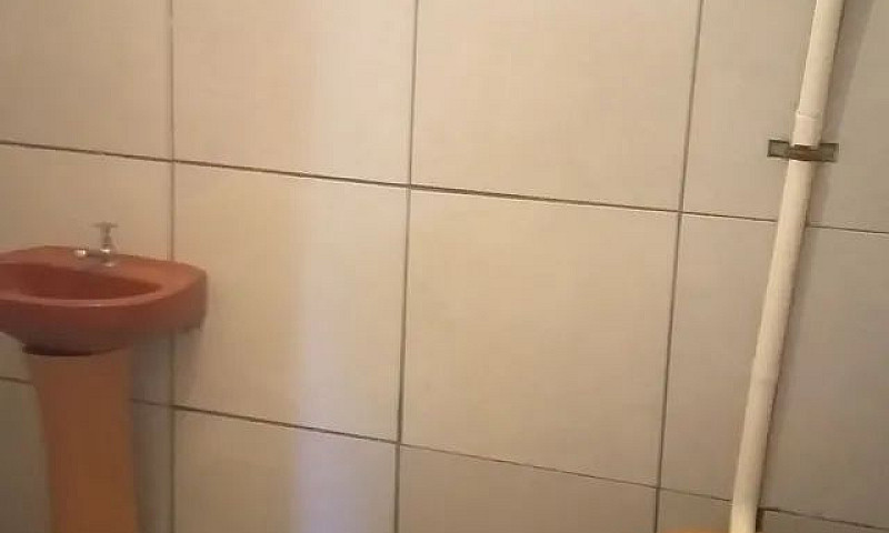 Aluga-Se Casa Pequen...