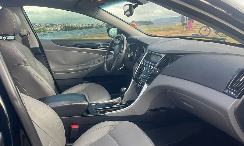 Hyundai Sonata 2.4 1...