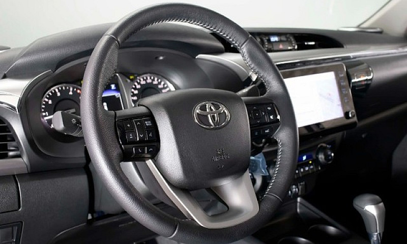 Toyota Hilux Srx 2.8...