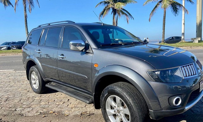 Mitsubishi Pajero Da...