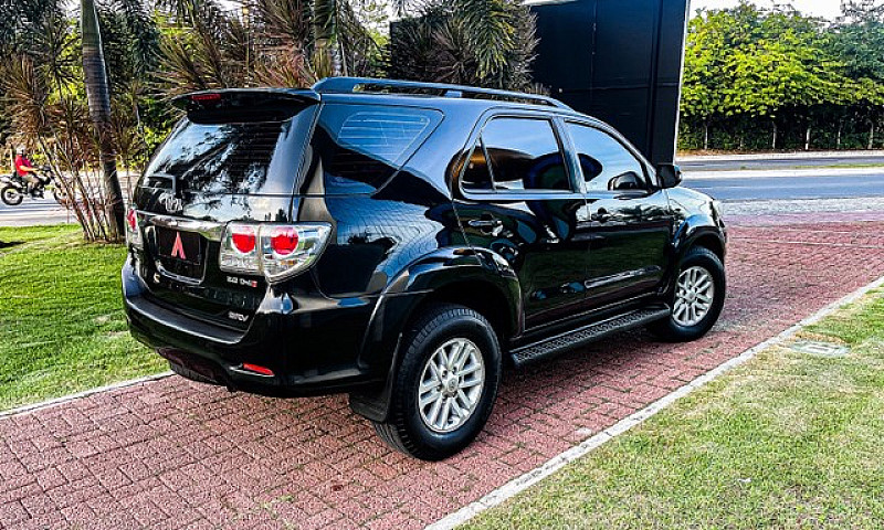 Toyota Hilux Sw4 Srv...