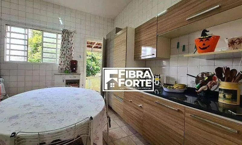 Casa Com 5 Dormitóri...