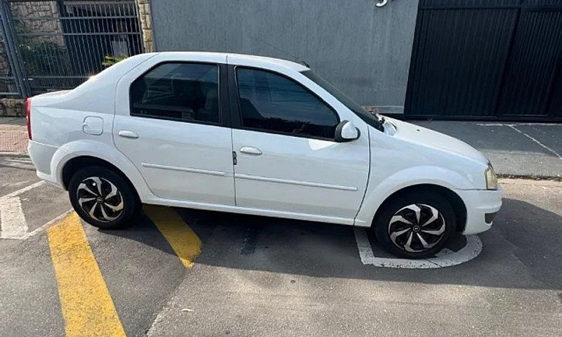 Renault Logan Expres...