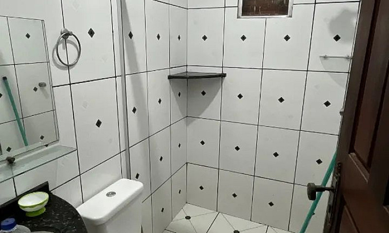 Casa Bem Localizada ...