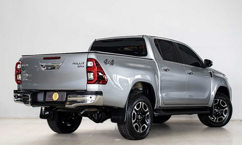 Toyota Hilux Srx 2.8...
