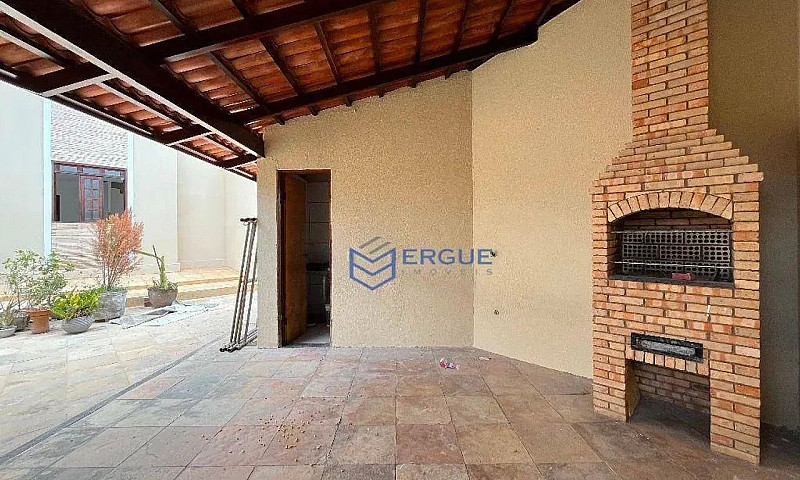 Casa Com 3 Dormitóri...