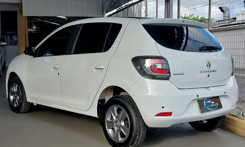 Renault Sandero Vibe...