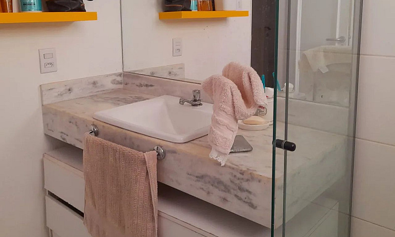 Quarto Com Banheiro ...