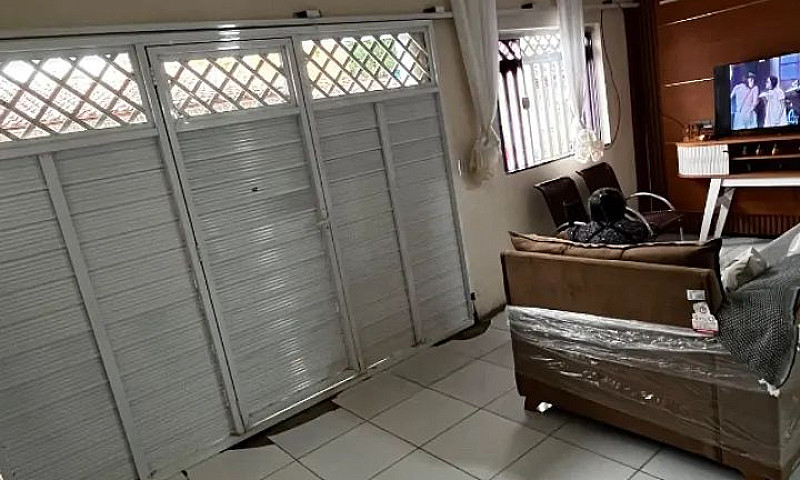 Casa Bem Localizada ...