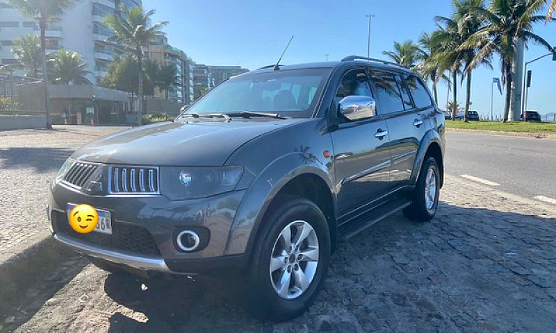 Mitsubishi Pajero Da...
