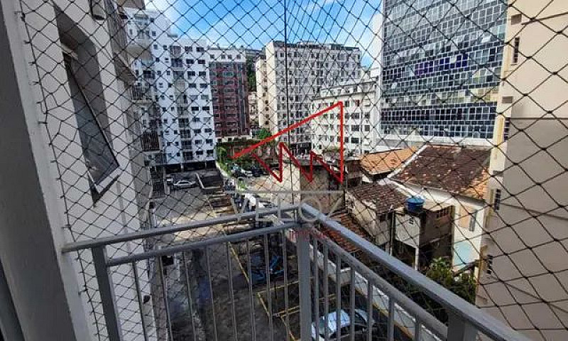 Apartamento-À Venda-...