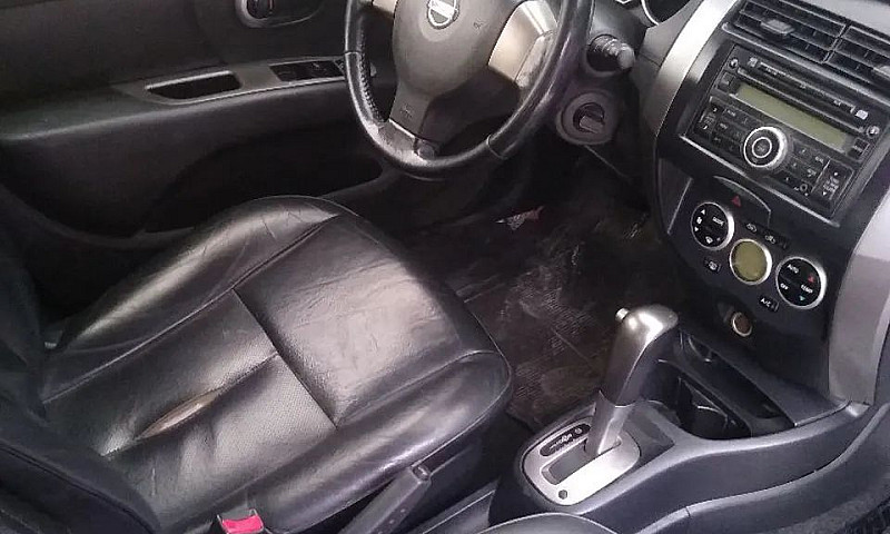 Nissan Livina Sl 1.8...