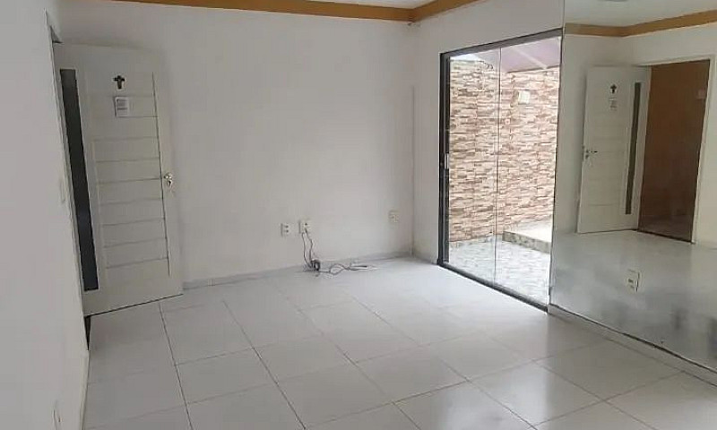 Alugo Casa Com Pisci...