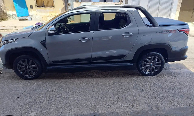 Fiat Strada Ultra 1....